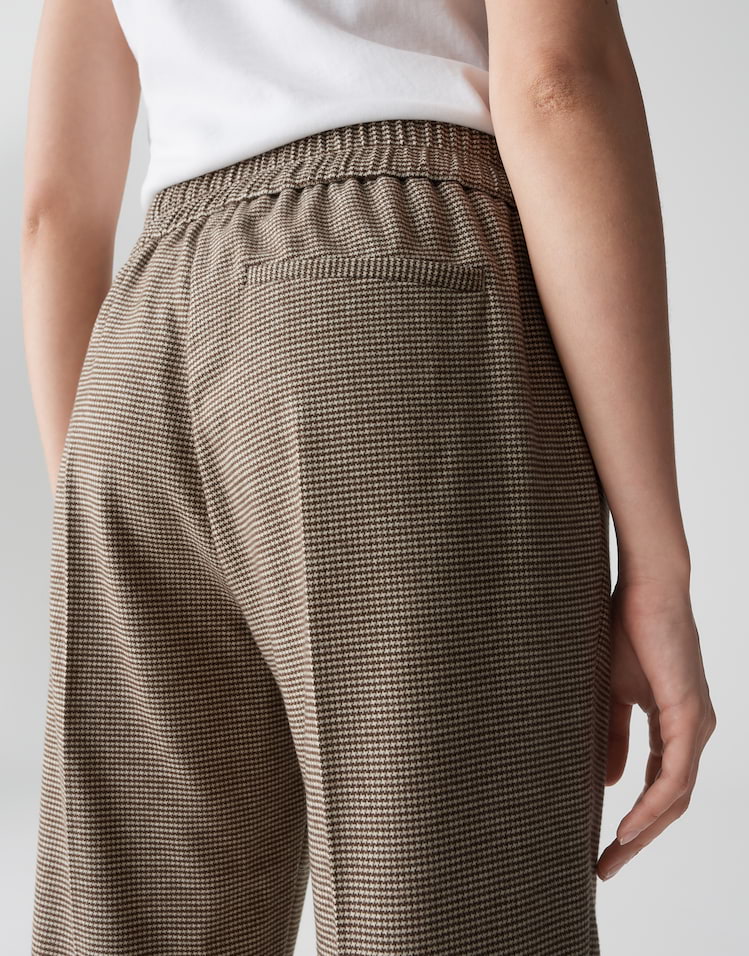 Beli Lastikli Pile Detaylı Kumaş Pantolon